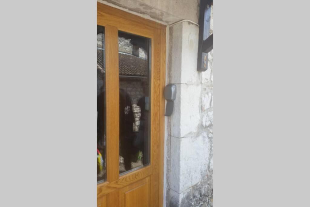 Maison Pierre Et Voute Au Coeur Du Village Balazuc Eksteriør bilde