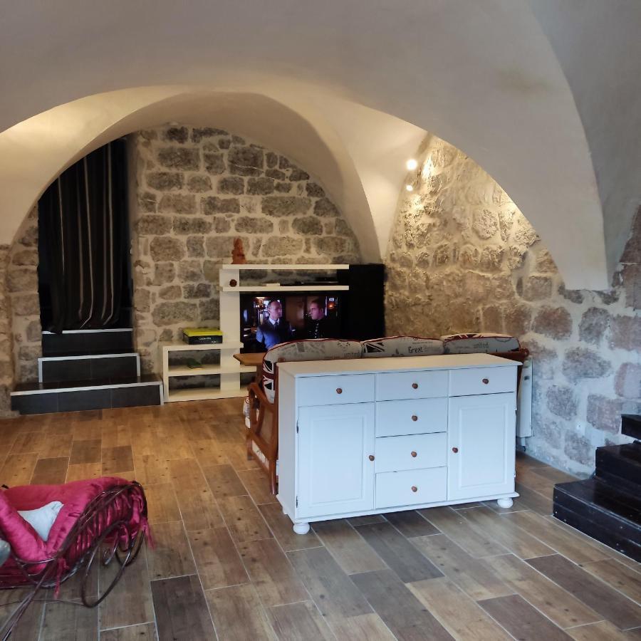 Maison Pierre Et Voute Au Coeur Du Village Balazuc Eksteriør bilde