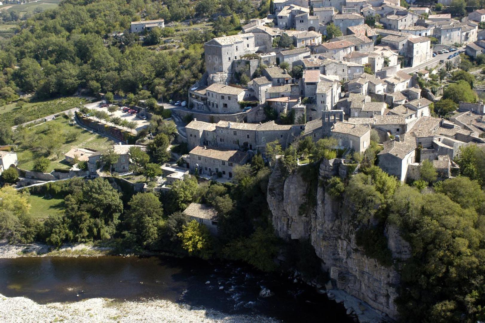 Maison Pierre Et Voute Au Coeur Du Village Balazuc Eksteriør bilde